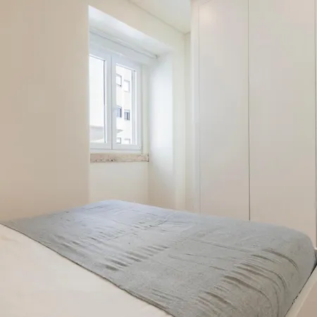 Apartment Homely 2bdr With Terrace By Lovelystay