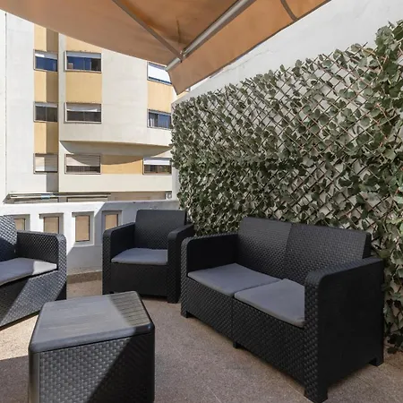 Homely 2bdr With Terrace By Lovelystay Apartment