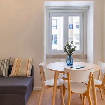 Apartment Homely 2bdr With Terrace By Lovelystay