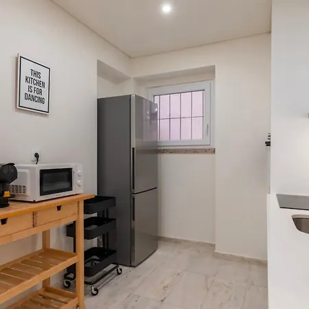 Apartment Homely 2bdr With Terrace By Lovelystay