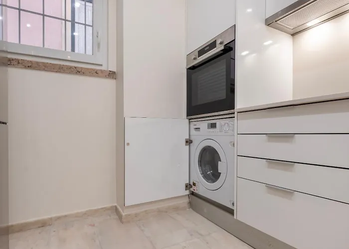 Homely 2bdr With Terrace By Lovelystay Apartmán