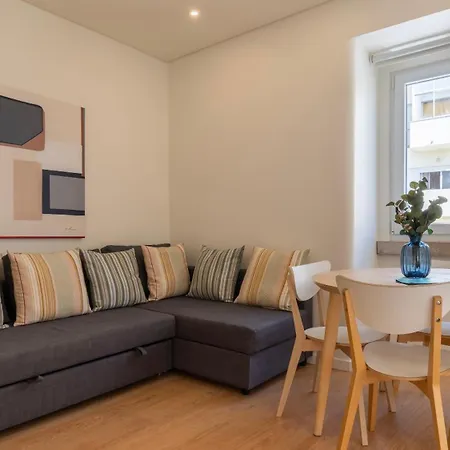 Apartment Homely 2bdr With Terrace By Lovelystay