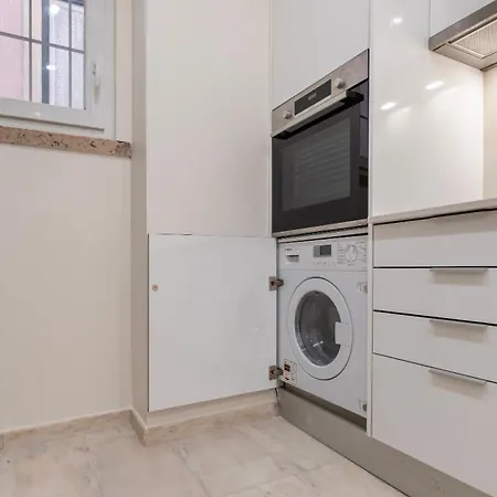 Homely 2bdr With Terrace By Lovelystay Apartment